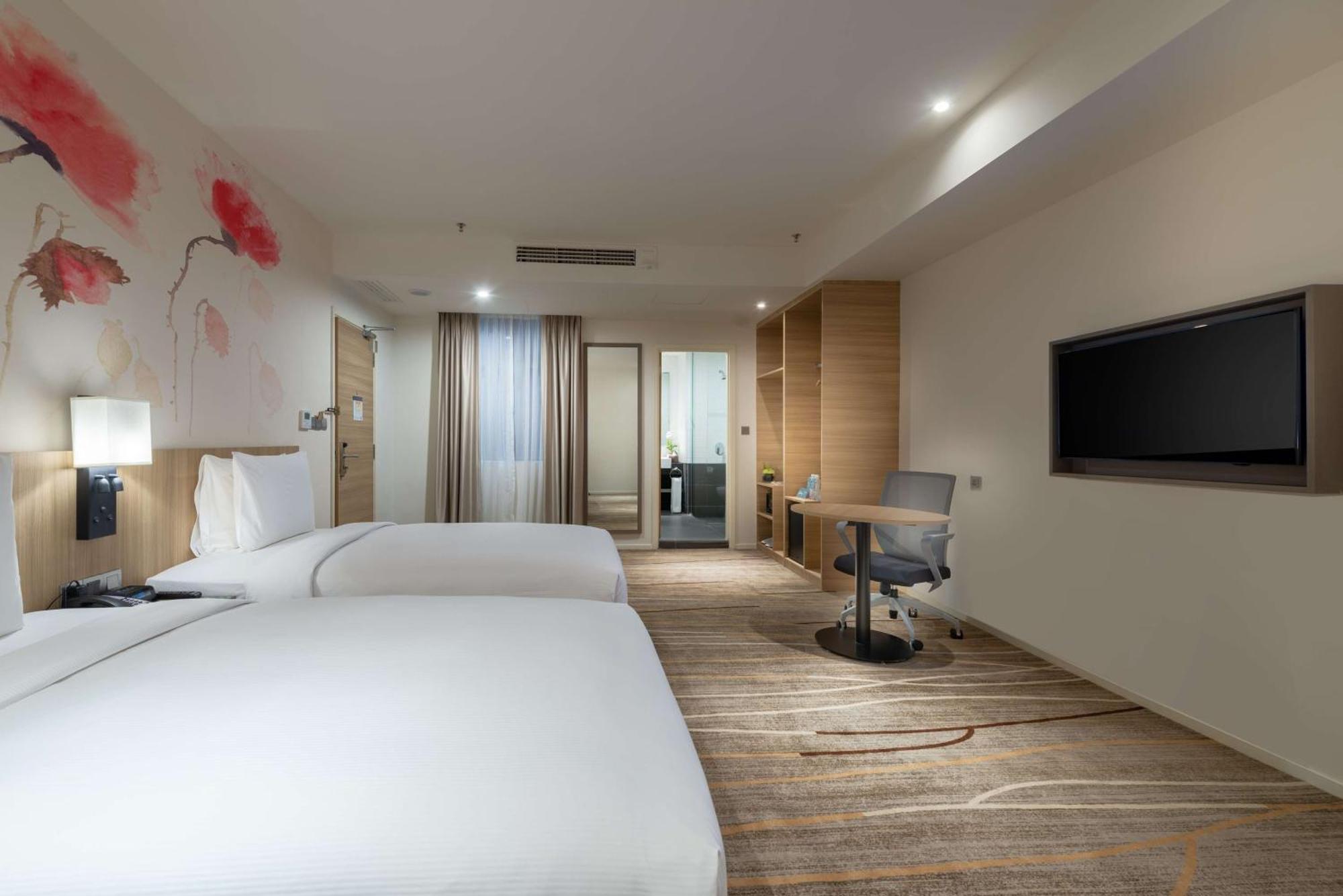 Hilton Garden - South 3*